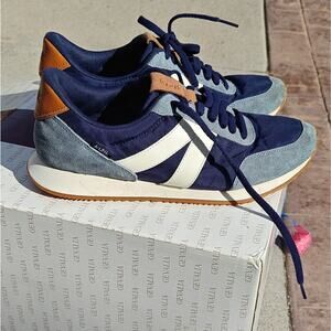 Kizik Navy White Lace Up Suede Fabric Low Top Athletic Sneaker